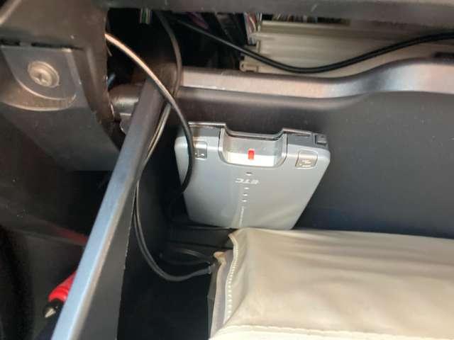 シエンタ Ｇ　メモリーナビ　Ｒカメラ　認定保証　バックカメラ付き　アイスト　スマートＫ　Ｗエアバッグ　点検記録簿　横滑防止装置　フルオートエアコン　エアバック　ナビＴＶ　フルセグＴＶ　ＥＴＣ　ＡＢＳ　パワステ（19枚目）