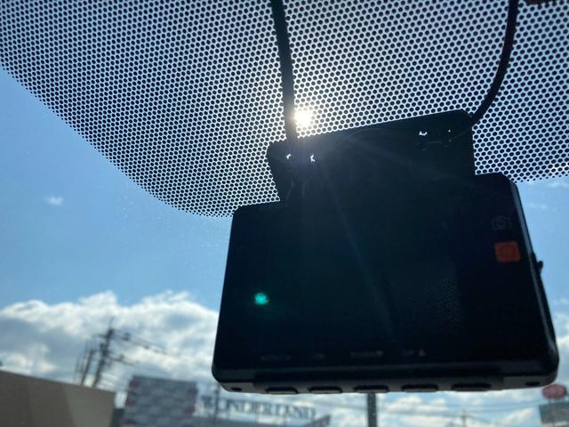 シエンタ Ｇ　メモリーナビ　Ｒカメラ　認定保証　バックカメラ付き　アイスト　スマートＫ　Ｗエアバッグ　点検記録簿　横滑防止装置　フルオートエアコン　エアバック　ナビＴＶ　フルセグＴＶ　ＥＴＣ　ＡＢＳ　パワステ（22枚目）