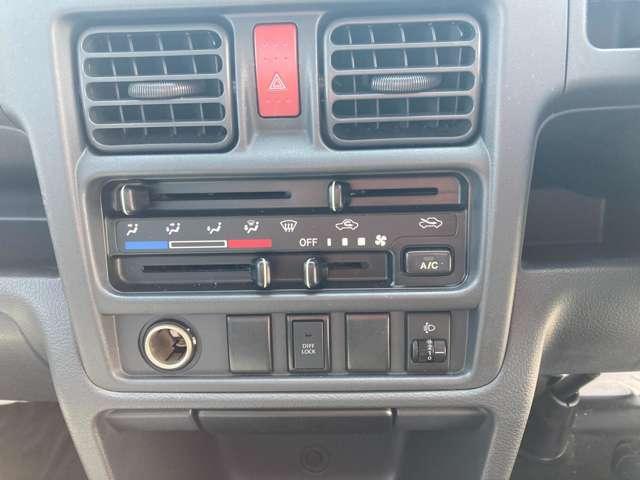 キャリイトラック KCエアコン・パワステ農繁仕様 メモリーナビ TV 認定保証 ワンオーナー車 切替式4WD 運転席エアバッグ パワステ AC 記録簿付き(17枚目)