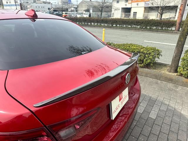 クアドリフォリオ　バルブ開閉リモコン付き　アップルカープレイ　カルボニオ用１９ＡＷ　ハーマンカードン　ＡＣＣ　バックカメラ　Ｖ６ツインターボ５１０ｐｓ(11枚目)