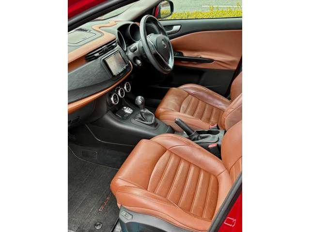 ジュリエッタ スーパー　正規輸入車　キセノンヘッドライト　レザーインテリア　電動シート　シートヒーター　キーレスエントリー　ナビ　フルセグＴＶ　バックカメラ　障害物センサー　ワンオーナー　禁煙車（18枚目）