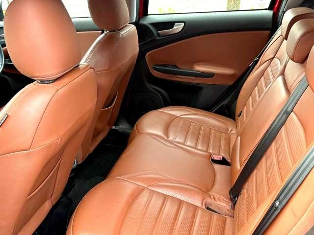 ジュリエッタ スーパー　正規輸入車　キセノンヘッドライト　レザーインテリア　電動シート　シートヒーター　キーレスエントリー　ナビ　フルセグＴＶ　バックカメラ　障害物センサー　ワンオーナー　禁煙車（20枚目）