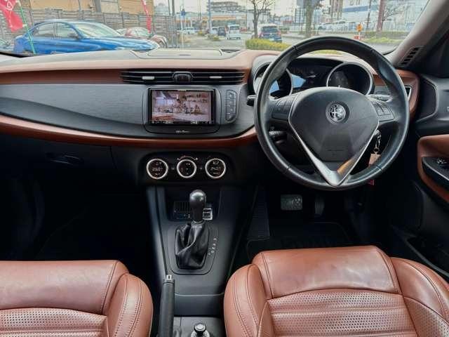 ジュリエッタ スーパー　正規輸入車　キセノンヘッドライト　レザーインテリア　電動シート　シートヒーター　キーレスエントリー　ナビ　フルセグＴＶ　バックカメラ　障害物センサー　ワンオーナー　禁煙車（22枚目）