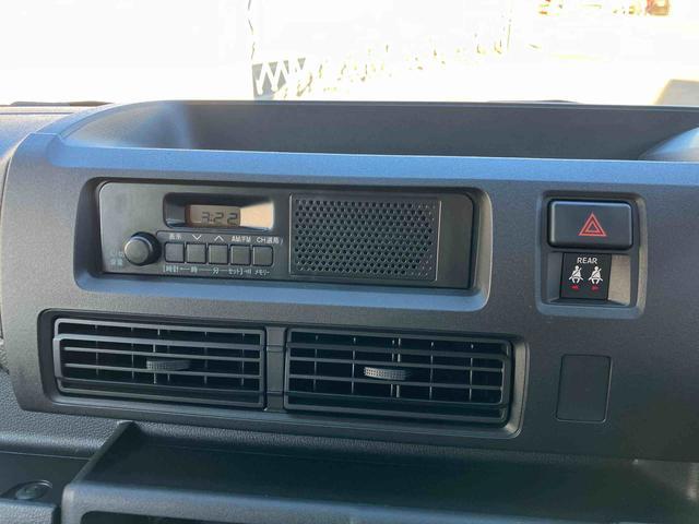 ハイゼットカーゴ ＤＸ　ワンオーナー　走行距離無制限１２ヶ月保証付き　禁煙　セキュリティアラーム　キーレスキー　両側スライドドア　エコアイドル　ハイビームアシスト　ＥＳＣ　オートライト　記録簿　レーンアシスト　両席エアバッグ　ワンオーナー（6枚目）