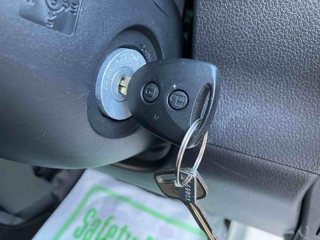 ハイゼットカーゴ ＤＸ　ワンオーナー　走行距離無制限１２ヶ月保証付き　禁煙　セキュリティアラーム　キーレスキー　両側スライドドア　エコアイドル　ハイビームアシスト　ＥＳＣ　オートライト　記録簿　レーンアシスト　両席エアバッグ　ワンオーナー（21枚目）