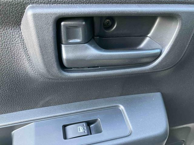 ハイゼットカーゴ ＤＸ　ワンオーナー　走行距離無制限１２ヶ月保証付き　禁煙　セキュリティアラーム　キーレスキー　両側スライドドア　エコアイドル　ハイビームアシスト　ＥＳＣ　オートライト　記録簿　レーンアシスト　両席エアバッグ　ワンオーナー（30枚目）