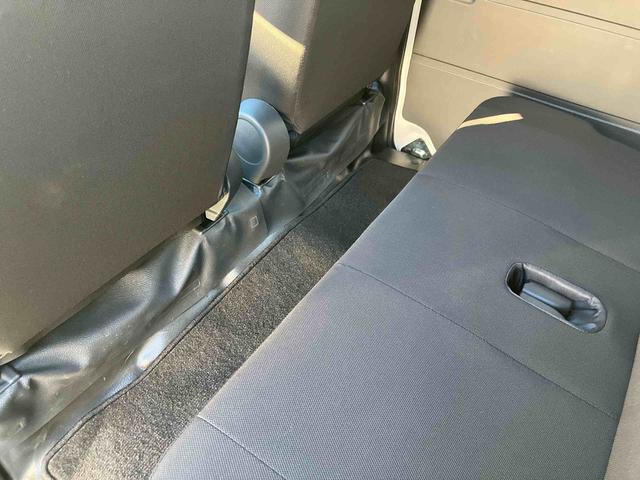 ハイゼットカーゴ ＤＸ　ワンオーナー　走行距離無制限１２ヶ月保証付き　禁煙　セキュリティアラーム　キーレスキー　両側スライドドア　エコアイドル　ハイビームアシスト　ＥＳＣ　オートライト　記録簿　レーンアシスト　両席エアバッグ　ワンオーナー（33枚目）