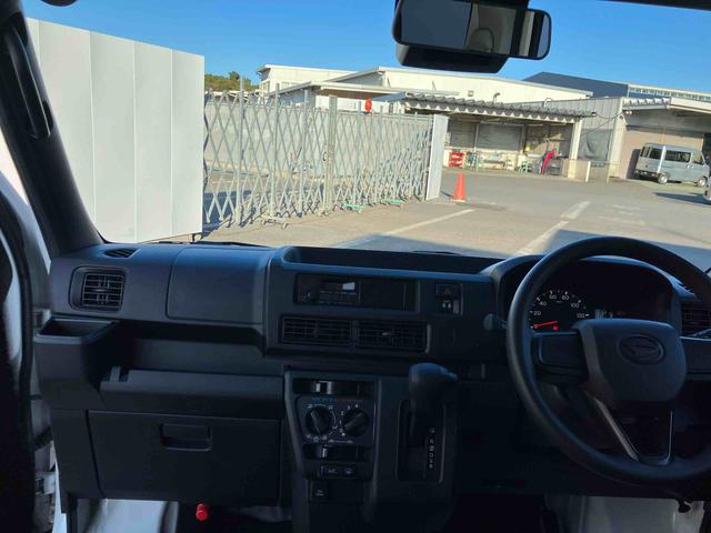 ハイゼットカーゴ ＤＸ　ワンオーナー　走行距離無制限１２ヶ月保証付き　禁煙　セキュリティアラーム　キーレスキー　両側スライドドア　エコアイドル　ハイビームアシスト　ＥＳＣ　オートライト　記録簿　レーンアシスト　両席エアバッグ　ワンオーナー（34枚目）