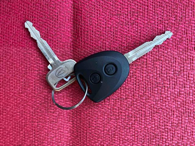 ハイゼットカーゴ ＤＸ　ワンオーナー　走行距離無制限１２ヶ月保証付き　禁煙　セキュリティアラーム　キーレスキー　両側スライドドア　エコアイドル　ハイビームアシスト　ＥＳＣ　オートライト　記録簿　レーンアシスト　両席エアバッグ　ワンオーナー（40枚目）