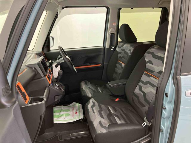 �X�^�b�t�́A�}�X�N���p�ɂĐڋq���΂����Ē����܂��B