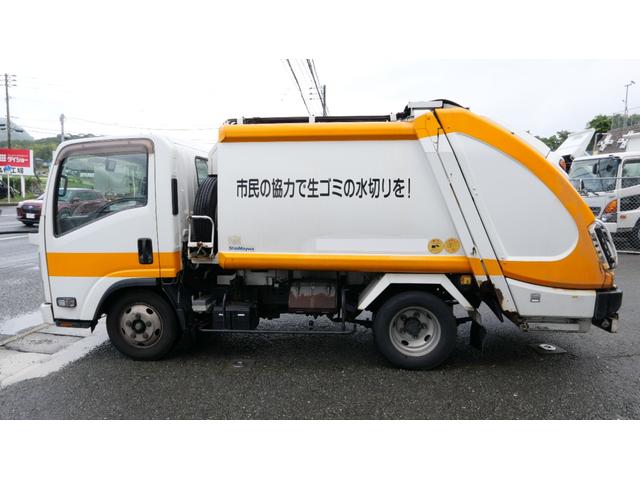 エルフトラック ２トンプレス式塵芥車　４．３立米（6枚目）