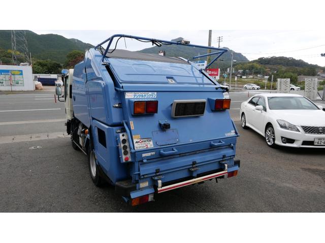 エルフトラック ２トンプレス式塵芥車　モリタ４．１立米（10枚目）