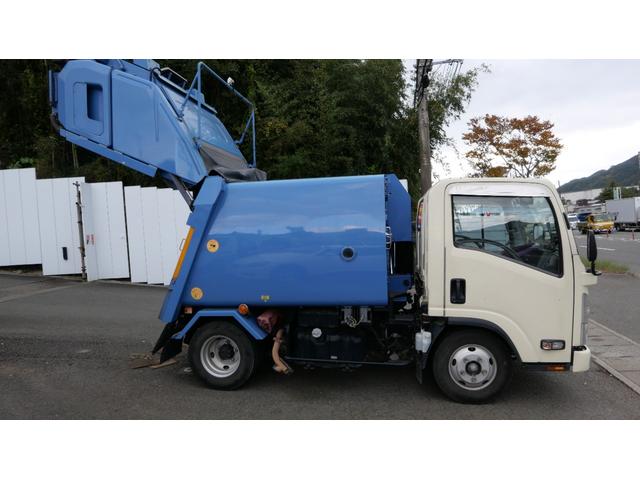 エルフトラック ２トンプレス式塵芥車　モリタ４．１立米（17枚目）