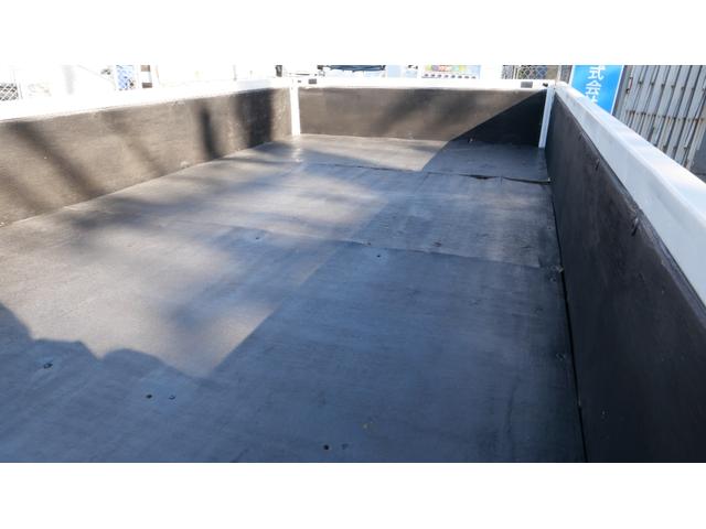 デュトロ ２トン平ボディー　４ＷＤ（16枚目）