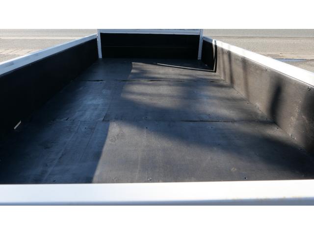 デュトロ ２トン平ボディー　４ＷＤ（17枚目）