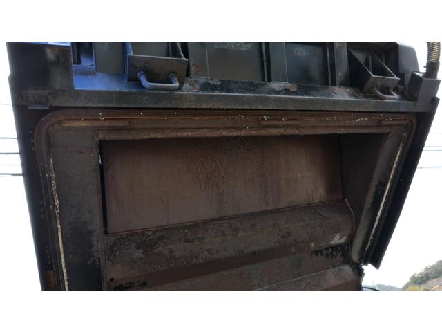 エルフトラック ２トンプレス式塵芥車　４．１立米（16枚目）