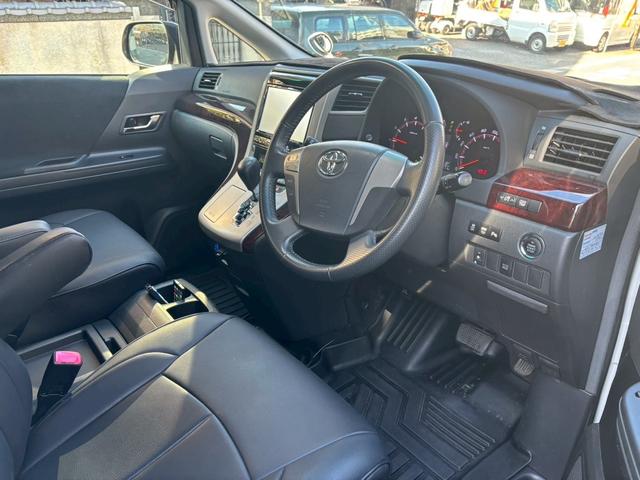 ヴェルファイア ２．４Ｚ　グリルモデリスタ　ＴＶ＆ナビ　後席モニター　バックカメラ　プッシュスタート　キーレスエントリー　スマートキー　ＥＴＣ　両側電動スライドドア　３列シート　アルミホイール（5枚目）