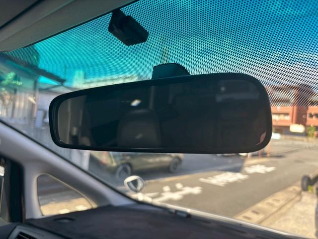 ヴェルファイア ２．４Ｚ　グリルモデリスタ　ＴＶ＆ナビ　後席モニター　バックカメラ　プッシュスタート　キーレスエントリー　スマートキー　ＥＴＣ　両側電動スライドドア　３列シート　アルミホイール（28枚目）