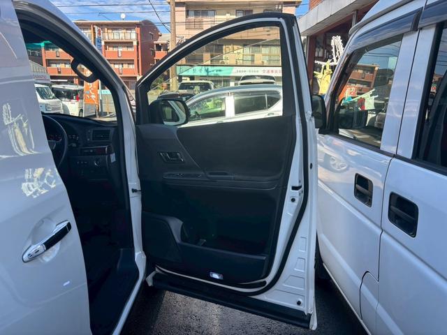 ヴェルファイア ２．４Ｚ　グリルモデリスタ　ＴＶ＆ナビ　後席モニター　バックカメラ　プッシュスタート　キーレスエントリー　スマートキー　ＥＴＣ　両側電動スライドドア　３列シート　アルミホイール（31枚目）