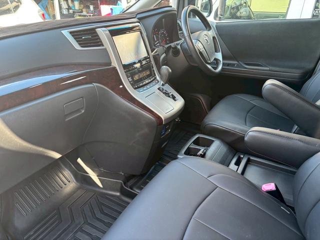 ヴェルファイア ２．４Ｚ　グリルモデリスタ　ＴＶ＆ナビ　後席モニター　バックカメラ　プッシュスタート　キーレスエントリー　スマートキー　ＥＴＣ　両側電動スライドドア　３列シート　アルミホイール（32枚目）