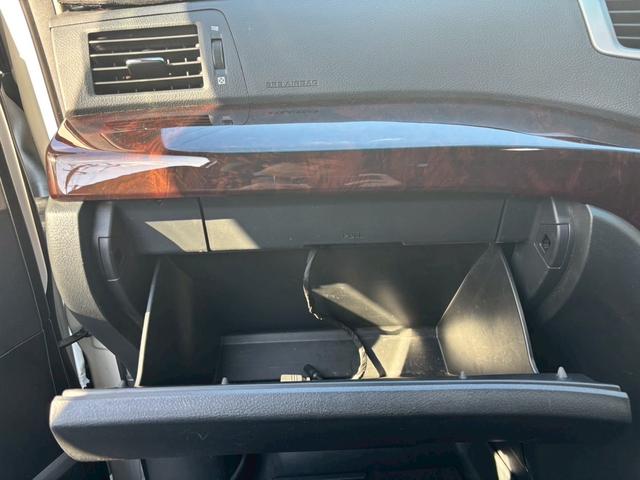 ヴェルファイア ２．４Ｚ　グリルモデリスタ　ＴＶ＆ナビ　後席モニター　バックカメラ　プッシュスタート　キーレスエントリー　スマートキー　ＥＴＣ　両側電動スライドドア　３列シート　アルミホイール（34枚目）