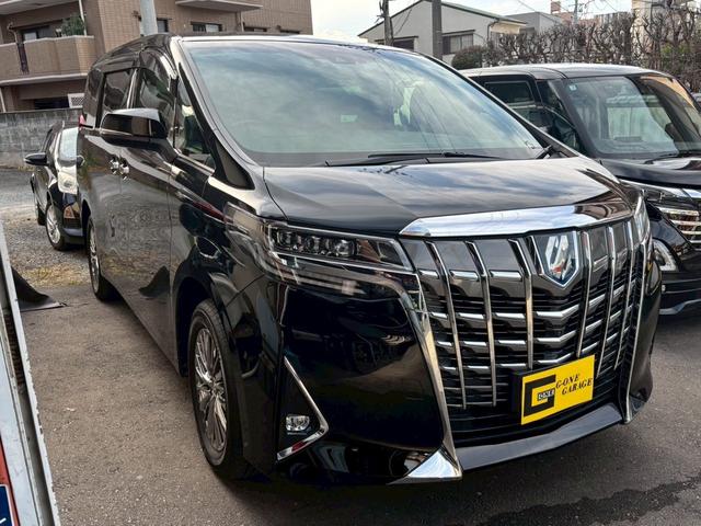 アルファードハイブリッド エグゼクティブラウンジ　ＴＶ＆ナビ　革シート　パワーシート　バックカメラ　後席モニター　アダプティブクルーズコントロール　電動リアゲート　両側電動スライドドア　ＥＴＣ　キーレスエントリー　スマートキー　４ＷＤ　全周囲カメラ（3枚目）