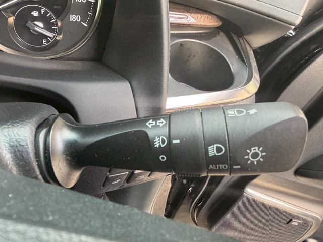 アルファードハイブリッド エグゼクティブラウンジ　ＴＶ＆ナビ　革シート　パワーシート　バックカメラ　後席モニター　アダプティブクルーズコントロール　電動リアゲート　両側電動スライドドア　ＥＴＣ　キーレスエントリー　スマートキー　４ＷＤ　全周囲カメラ（9枚目）