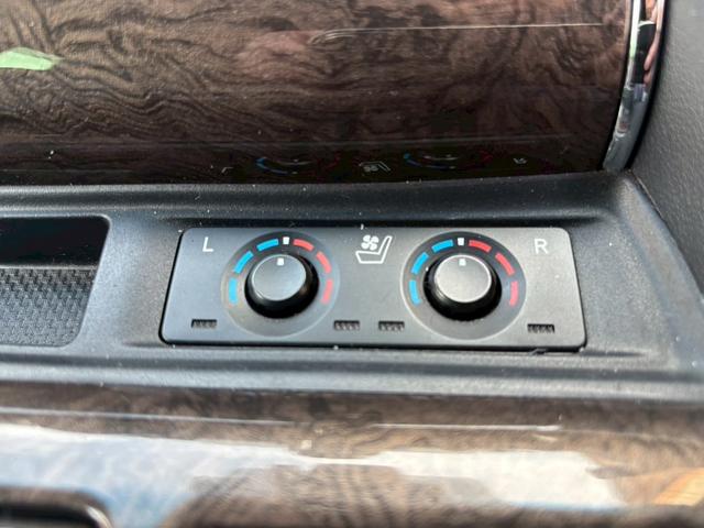 アルファードハイブリッド エグゼクティブラウンジ　ＴＶ＆ナビ　革シート　パワーシート　バックカメラ　後席モニター　アダプティブクルーズコントロール　電動リアゲート　両側電動スライドドア　ＥＴＣ　キーレスエントリー　スマートキー　４ＷＤ　全周囲カメラ（23枚目）