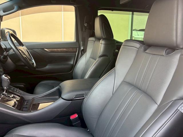 アルファードハイブリッド エグゼクティブラウンジ　ＴＶ＆ナビ　革シート　パワーシート　バックカメラ　後席モニター　アダプティブクルーズコントロール　電動リアゲート　両側電動スライドドア　ＥＴＣ　キーレスエントリー　スマートキー　４ＷＤ　全周囲カメラ（39枚目）