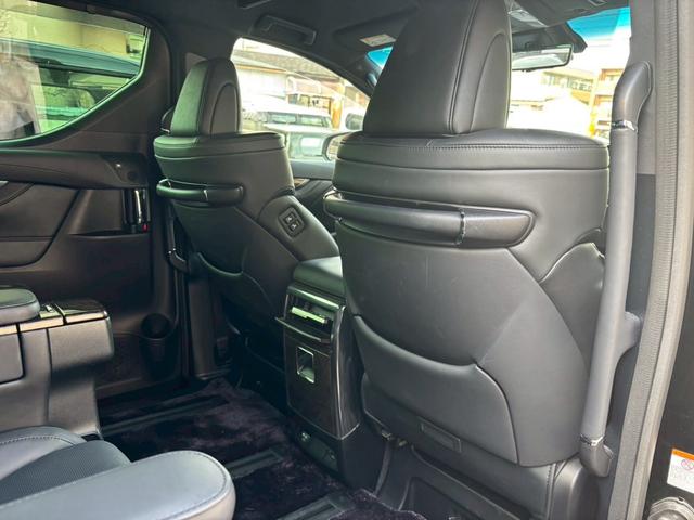 アルファードハイブリッド エグゼクティブラウンジ　ＴＶ＆ナビ　革シート　パワーシート　バックカメラ　後席モニター　アダプティブクルーズコントロール　電動リアゲート　両側電動スライドドア　ＥＴＣ　キーレスエントリー　スマートキー　４ＷＤ　全周囲カメラ（50枚目）