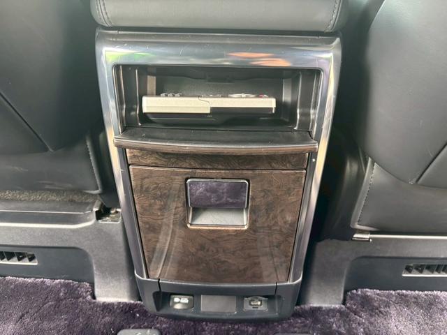 アルファードハイブリッド エグゼクティブラウンジ　ＴＶ＆ナビ　革シート　パワーシート　バックカメラ　後席モニター　アダプティブクルーズコントロール　電動リアゲート　両側電動スライドドア　ＥＴＣ　キーレスエントリー　スマートキー　４ＷＤ　全周囲カメラ（52枚目）