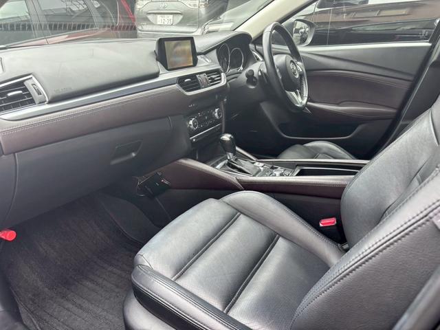 アテンザセダン ２５Ｓ　Ｌパッケージ　ＥＴＣ　ＴＶ＆ナビ　アダプティブクルーズコントロール　キーレスエントリー　スマートキー　パワーシート　バックカメラ　革シート　アルミホイール　ＨＩＤヘッドライト　アイドリングストップ　エアバック（31枚目）