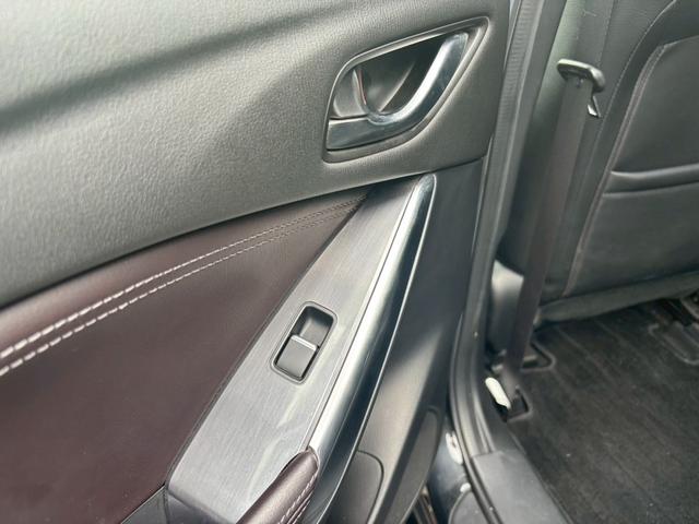 アテンザセダン ２５Ｓ　Ｌパッケージ　ＥＴＣ　ＴＶ＆ナビ　アダプティブクルーズコントロール　キーレスエントリー　スマートキー　パワーシート　バックカメラ　革シート　アルミホイール　ＨＩＤヘッドライト　アイドリングストップ　エアバック（43枚目）