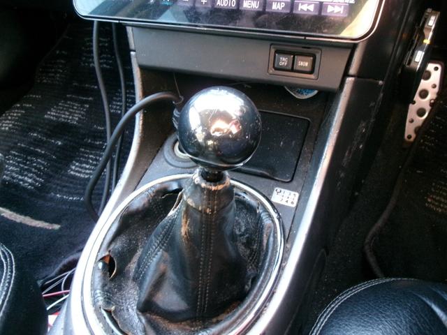 アルテッツァ ＲＳ２００　Ｚエディション　６速ミッション　社外１７インチアルミホイール　社外マフラー　大型リアウィング　社外ナビ　地デジＴＶ　ドライブレコーダー　タイミングベルト交換済み（11枚目）