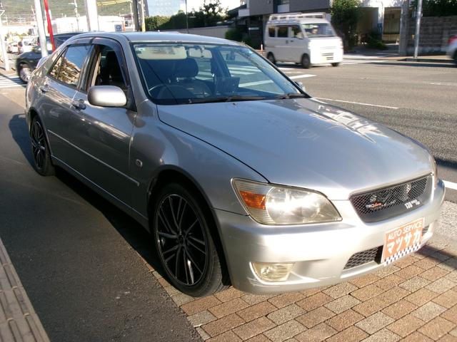 アルテッツァ ＲＳ２００　Ｚエディション　６速ミッション　社外１７インチアルミホイール　社外マフラー　大型リアウィング　社外ナビ　地デジＴＶ　ドライブレコーダー　タイミングベルト交換済み（16枚目）