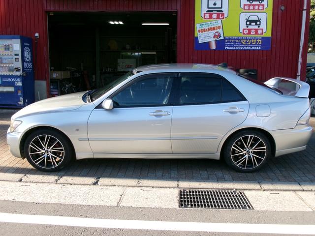 アルテッツァ ＲＳ２００　Ｚエディション　６速ミッション　社外１７インチアルミホイール　社外マフラー　大型リアウィング　社外ナビ　地デジＴＶ　ドライブレコーダー　タイミングベルト交換済み（19枚目）