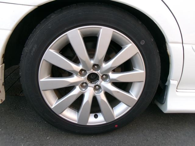 レガシィツーリングワゴン ＧＴ－ＢリミテッドＩＩ　５速ＭＴ　社外アルミ　社外マフラー　車高調　エアロパーツ　ＳＴｉブーストコントローラー　ＨＩＤヘッドライト　ＨＤＤナビ　フルセグＴＶ　タイミングベルト交換済み（3枚目）