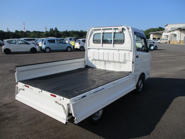 KCエアコン・パワステ農繁仕様 荷台作業灯(6枚目)