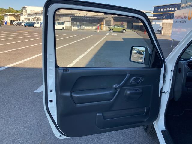 XG 4WD オートマチック車 背面タイヤスペアタイヤ CDラジオオーディオ キーレス(25枚目)