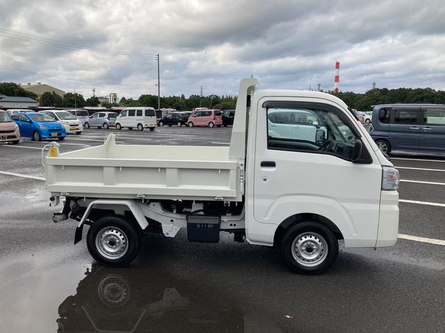 多目的ダンプ(PTO) SAIIIt 4WD 5速マニュアル車 純正ラジオ デフロック エアコン 荷台作業灯(3枚目)
