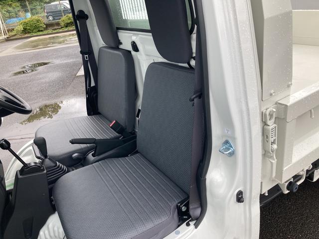 多目的ダンプ(PTO) SAIIIt 4WD 5速マニュアル車 純正ラジオ デフロック エアコン 荷台作業灯(14枚目)