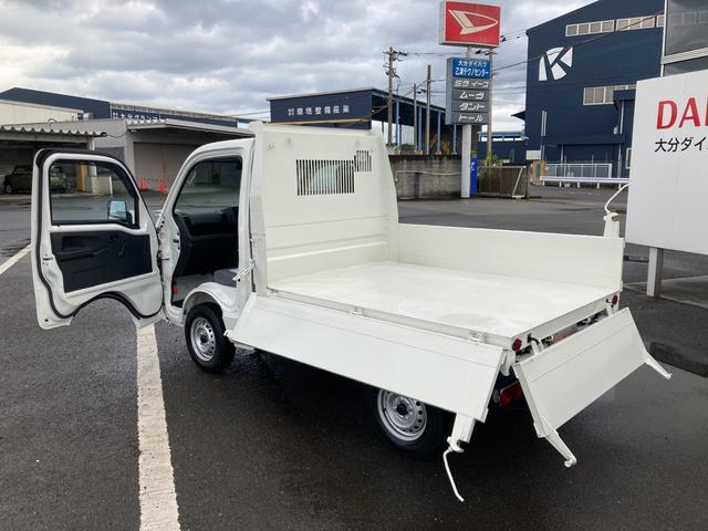 多目的ダンプ(PTO) SAIIIt 4WD 5速マニュアル車 純正ラジオ デフロック エアコン 荷台作業灯(25枚目)