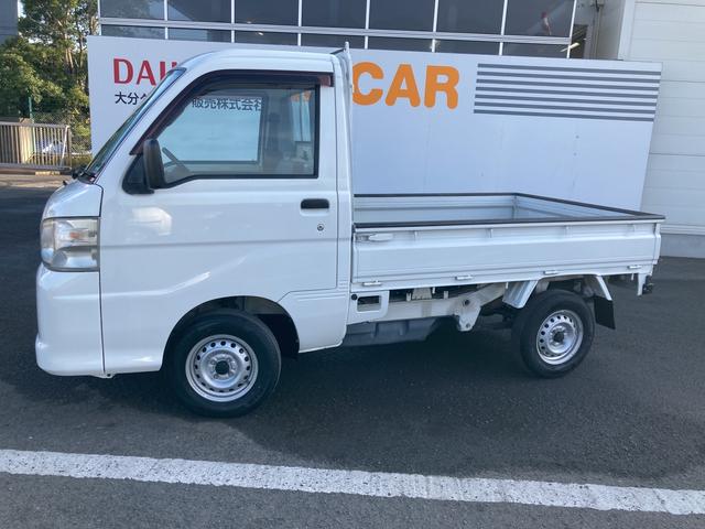 エアコン・パワステ スペシャル 2WD 5速マニュアル マニュアルエアコン 三方開 パワーステアリング 純正スチールホイール CDラジオチューナー ヘッドライトレベリング機能(8枚目)