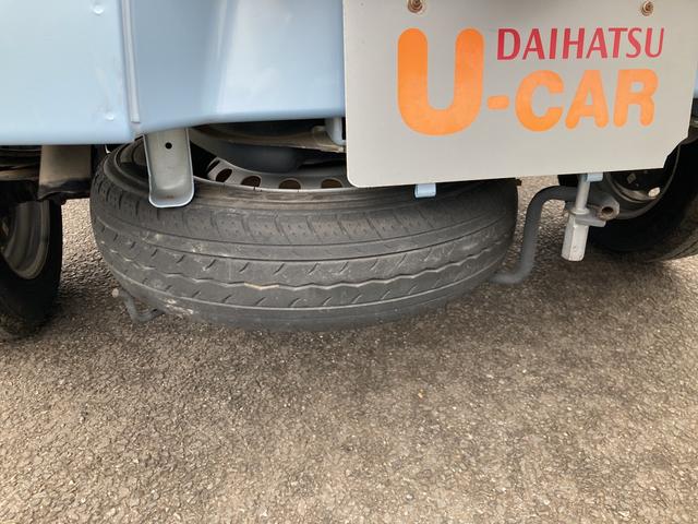 スタンダード 4WD 5速マニュアル車 エアコンパワステ付き 運転席助手席サンバイザー付き ヘッドライトレベリング機能 ワイドCDラジオチューナー付き(13枚目)