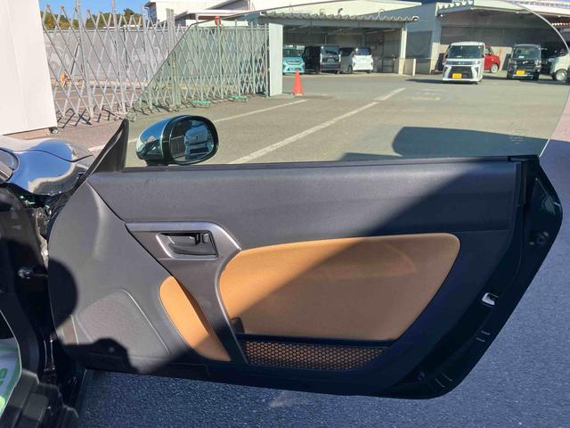 コペン セロ　走行距離無制限１２ヶ月保証付き　ナビ付　スマキー　ＢＴオーディオ　ＵＳＢ接続　記録簿　ＤＶＤ再生可　アルミ　禁煙　横滑り防止機能　ＥＴＣ車載器　メモリナビ　キ－レス　エアバック　ＡＢＳ　ターボ　イモビ（27枚目）