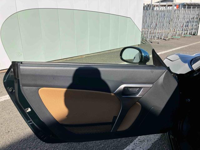 コペン セロ　走行距離無制限１２ヶ月保証付き　ナビ付　スマキー　ＢＴオーディオ　ＵＳＢ接続　記録簿　ＤＶＤ再生可　アルミ　禁煙　横滑り防止機能　ＥＴＣ車載器　メモリナビ　キ－レス　エアバック　ＡＢＳ　ターボ　イモビ（29枚目）