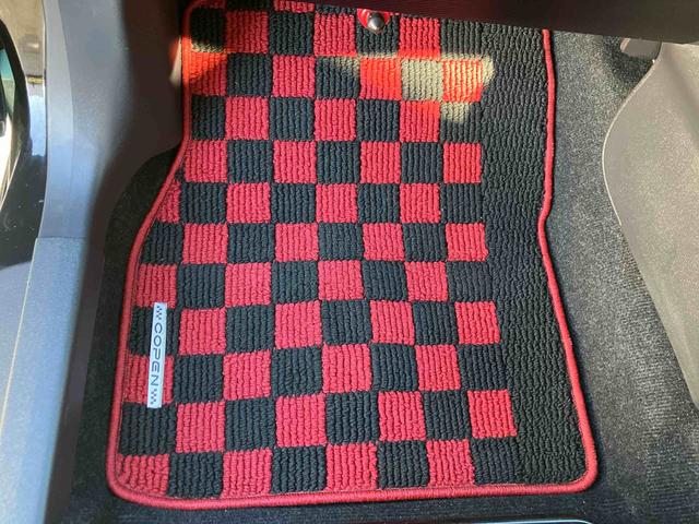 コペン セロ　走行距離無制限１２ヶ月保証付き　ナビ付　スマキー　ＢＴオーディオ　ＵＳＢ接続　記録簿　ＤＶＤ再生可　アルミ　禁煙　横滑り防止機能　ＥＴＣ車載器　メモリナビ　キ－レス　エアバック　ＡＢＳ　ターボ　イモビ（32枚目）