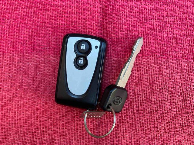 コペン セロ　走行距離無制限１２ヶ月保証付き　ナビ付　スマキー　ＢＴオーディオ　ＵＳＢ接続　記録簿　ＤＶＤ再生可　アルミ　禁煙　横滑り防止機能　ＥＴＣ車載器　メモリナビ　キ－レス　エアバック　ＡＢＳ　ターボ　イモビ（40枚目）