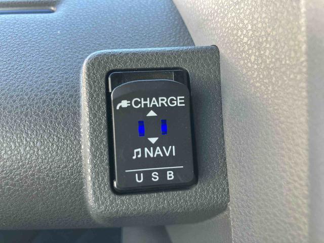 タント カスタムＸ　走行距離無制限１２ヶ月保証付き　衝突軽減ブレーキ　車線逸脱防止　Ｂｌｕｅｔｏｏｔｈオーディオ　アイドリングストップ機能　Ｂカメラ　ナビ　禁煙　盗難警報装置　ＬＥＤ　キーレスエントリー　オートＬＥＤ（29枚目）