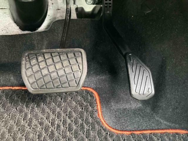 タント ファンクロスターボ　走行距離無制限１２ヶ月保証付き　ＬＥＤランプ　シートヒータ　衝突軽減ブレーキ　ＵＳＢ　Ｒカメラ　スマートキ　禁煙　ｉ－ｓｔｏｐ　車線逸脱警報　盗難警報装置　オートライト　アルミ　キーフリー　ターボ（33枚目）